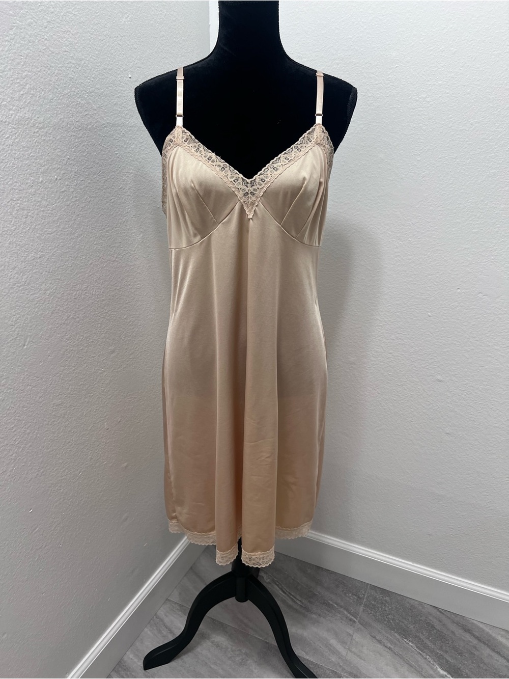 Vintage Vanity Fair Nylon Slip Dress Beige Lace Trim Full Slip Vintage Size 38